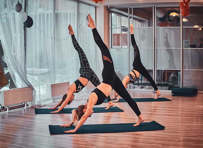 Manfaat Olahraga Pilates untuk Wanita: Kebugaran, Keseimbangan, dan Kekuatan